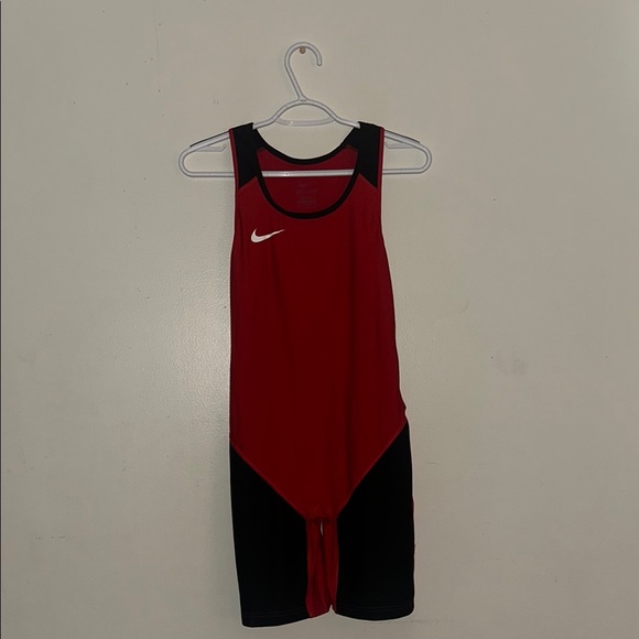 Nike Weightlifting Singlet - Picture 1 of 3